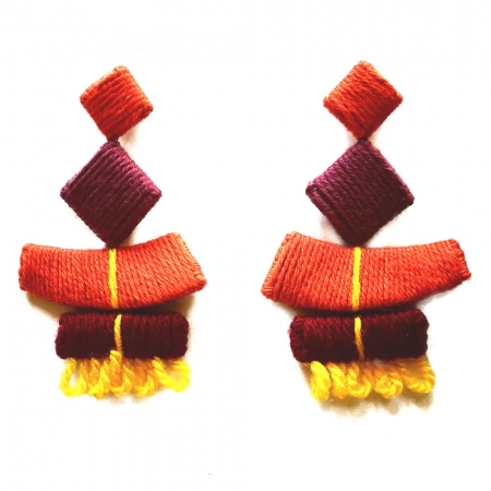 orecchini in lana colorata